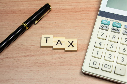 消費税の簡易課税制度とは？ メリット・デメリットや原則課税との違いを解説